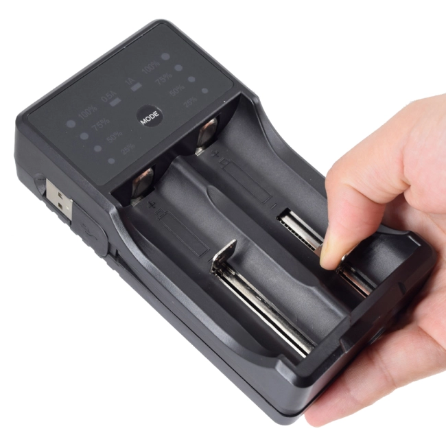 заряджання з USB проводом для телефону від акумуляторів