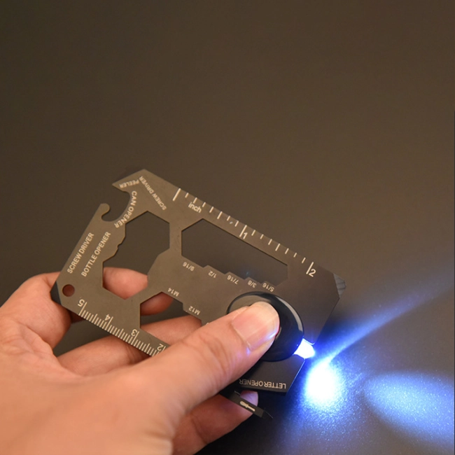 карточка мультитул с фонариком