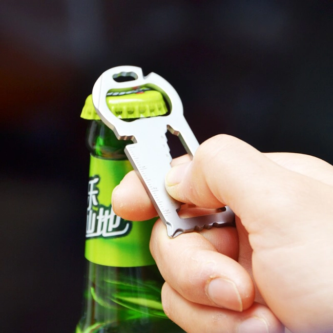 карманный мультитул с карабином