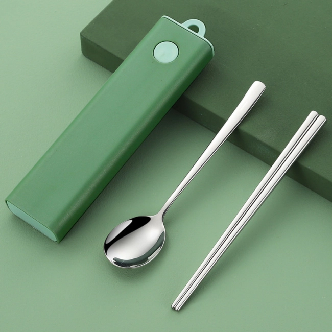 набор столовых приборов с футляром