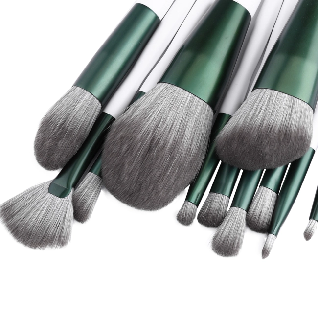 набор кистей косметических с чехлом