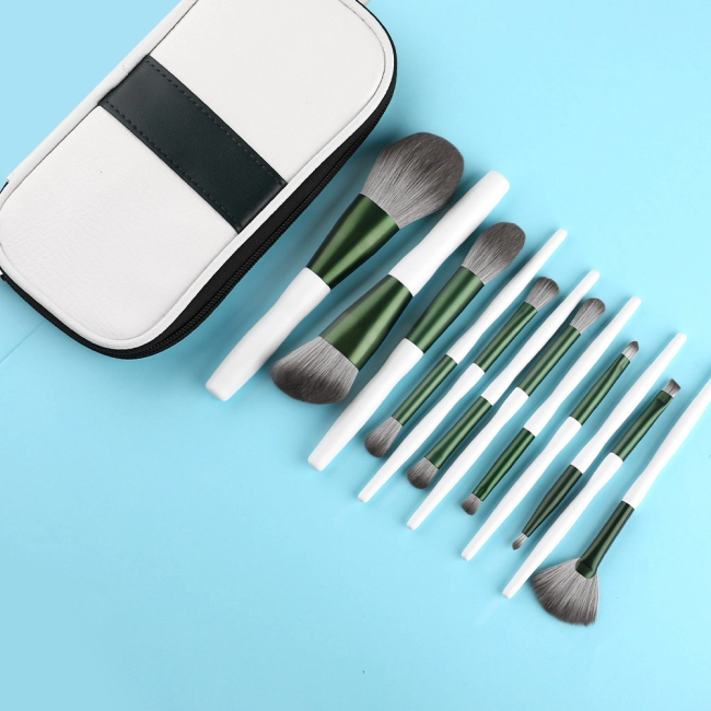 набор кистей косметических в чехле