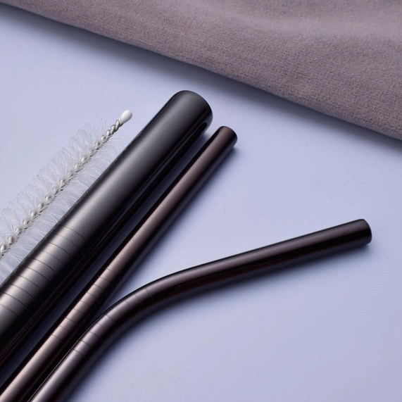 набір металевих трубочок