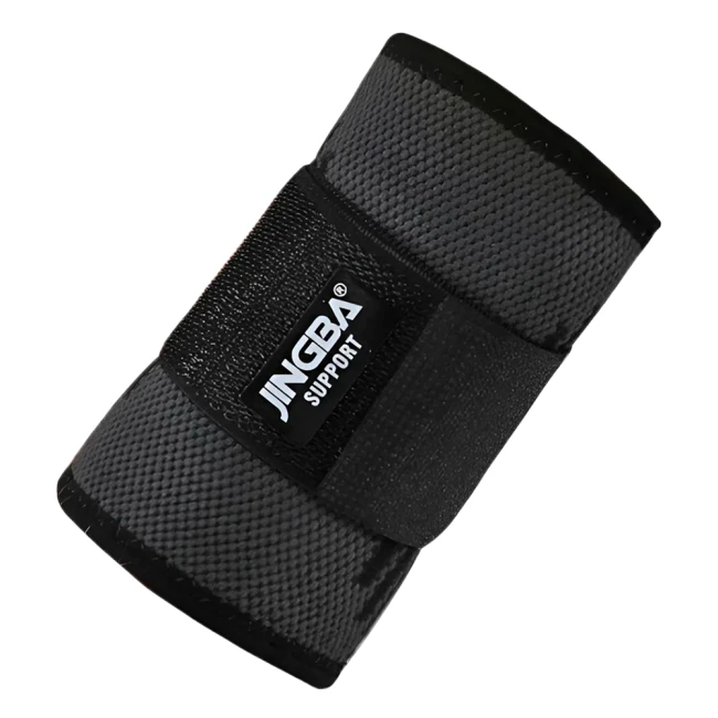 спортивный напульсник на запястье