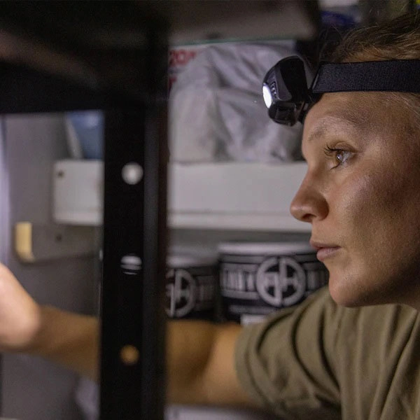 тактический фонарь на usb для шлема