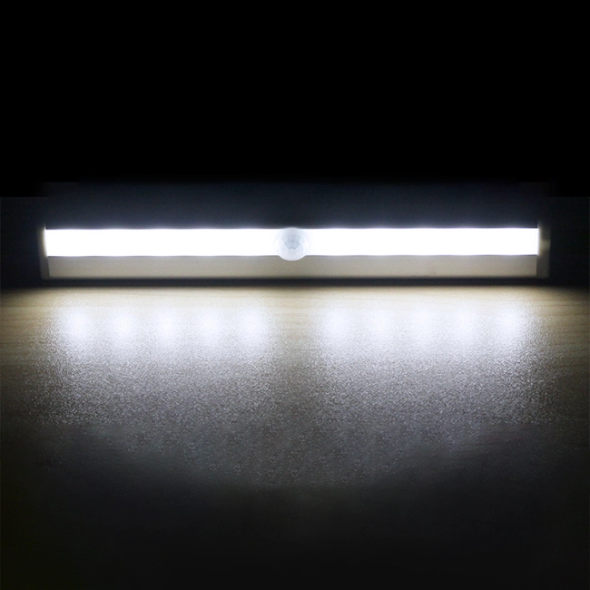 світильник світлодіодний із вбудованим датчиком руху