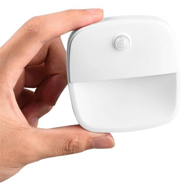 настінний led світильник із датчиком руху на батарейках