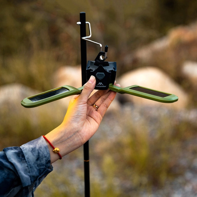 світлодіодний світильник на три пелюстки