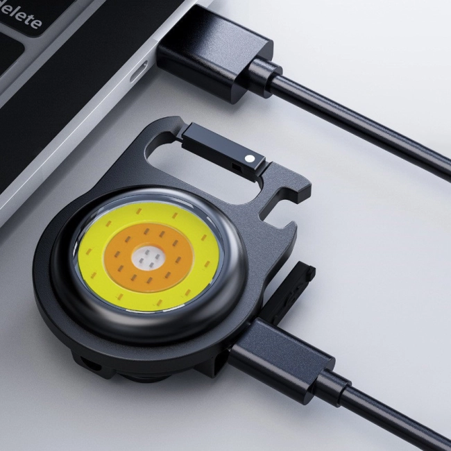 ліхтарик з карабіном та юсб