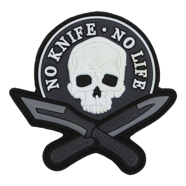 патч череп с ножами