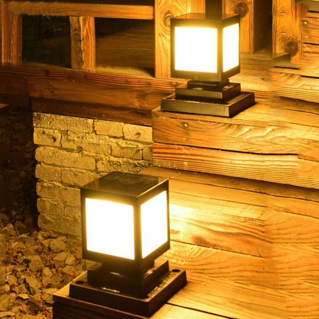 сонячний світлодіодний ліхтар на паркан для дачі