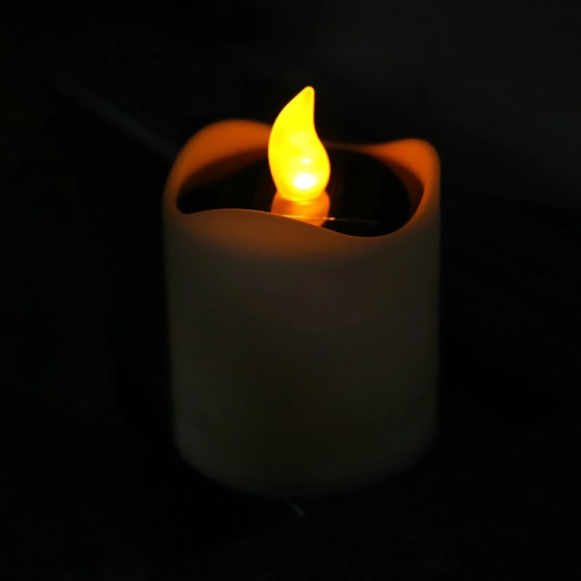 сонячна акумуляторна свічка