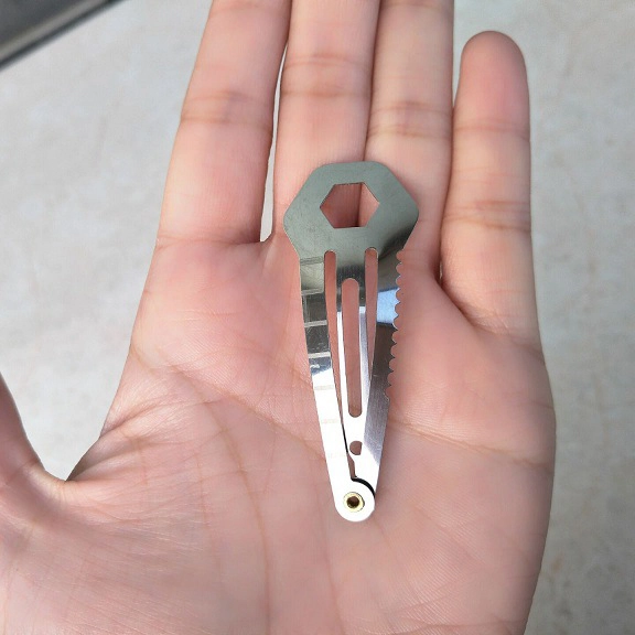 многофункциональная заколка мультитул