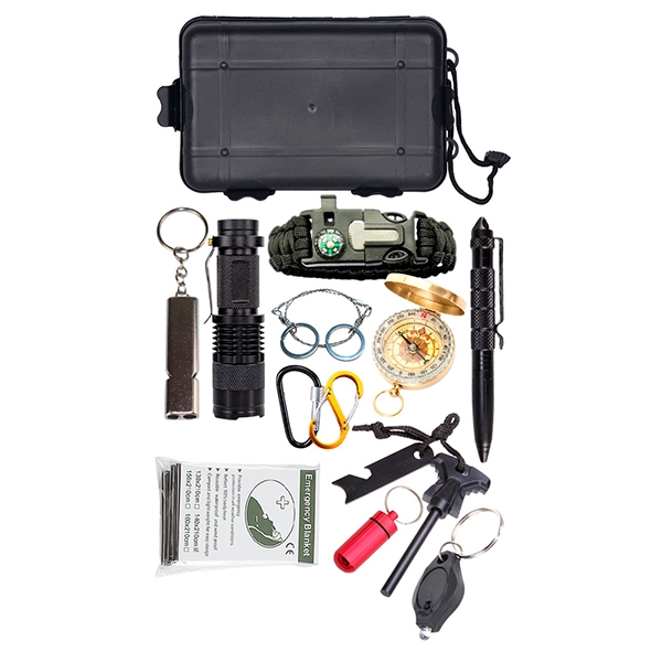 набор инструментов для похода