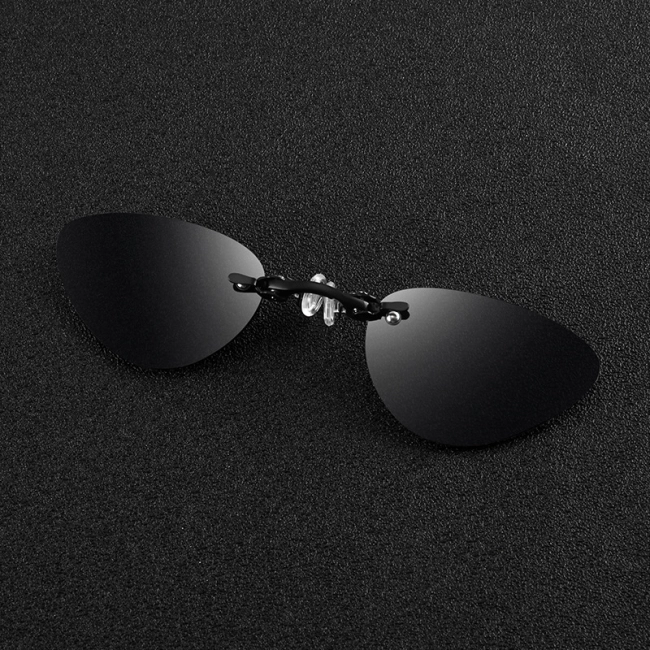 солнцезащитные очки с зажимом на носу