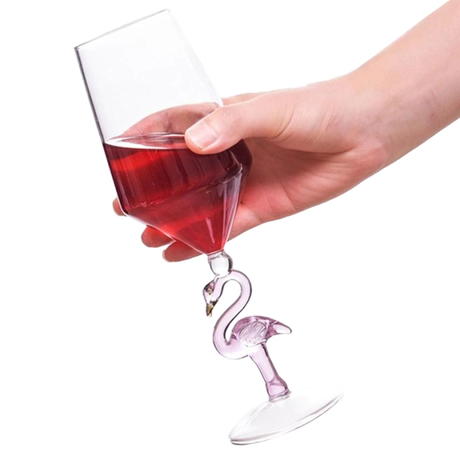 бокал с розовым фламинго