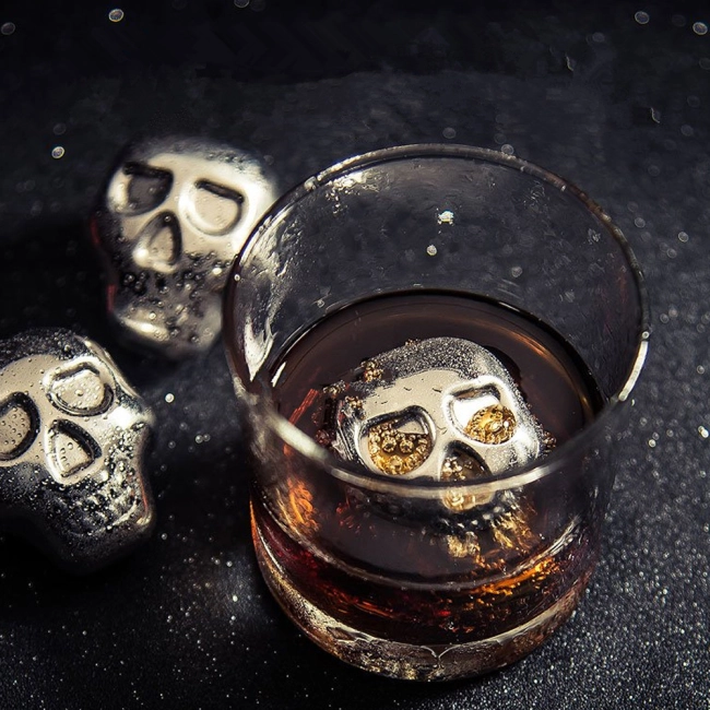 каміння для віскі у формі черепів