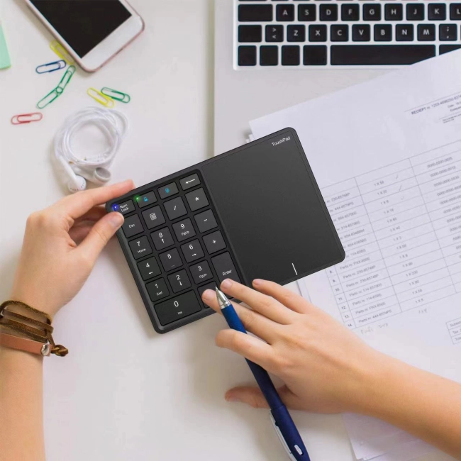 бездротова блютуз клавіатура з тачпадом