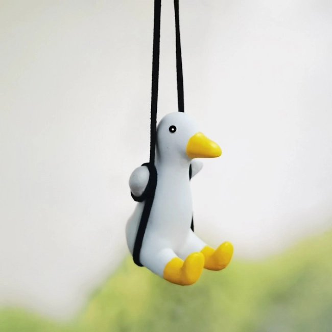 утка на зеркало заднего вида