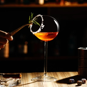 Похилий келих на ніжці для коктейлів (122 мл) келих на ніжці для коктейлів