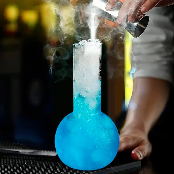 бокал в виде колбы