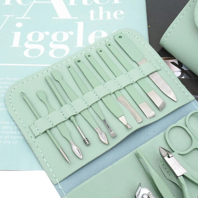 інструменти для манікюру з чохлом