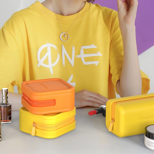 жіноча міні косметичка