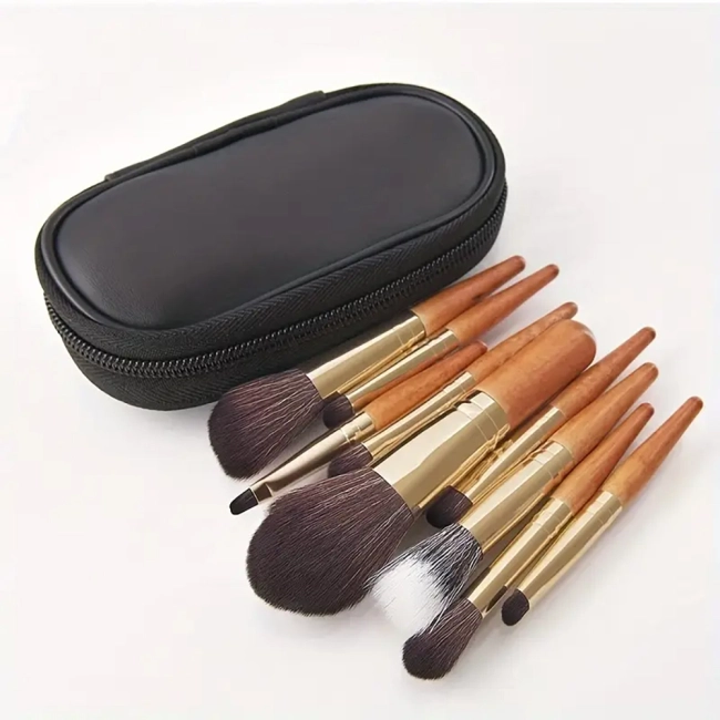 дорожній набір пензликів для макіяжу
