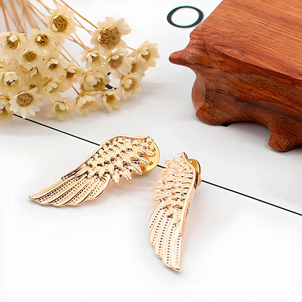 брошь для воротника крылья