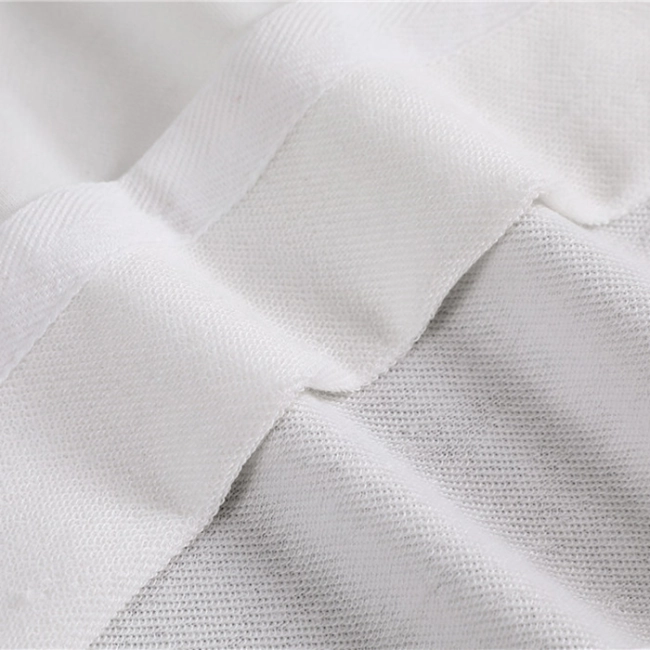 женская манишка с капюшоном