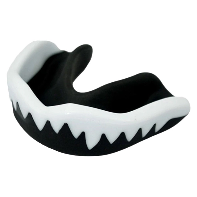 боксерская капа с клыками