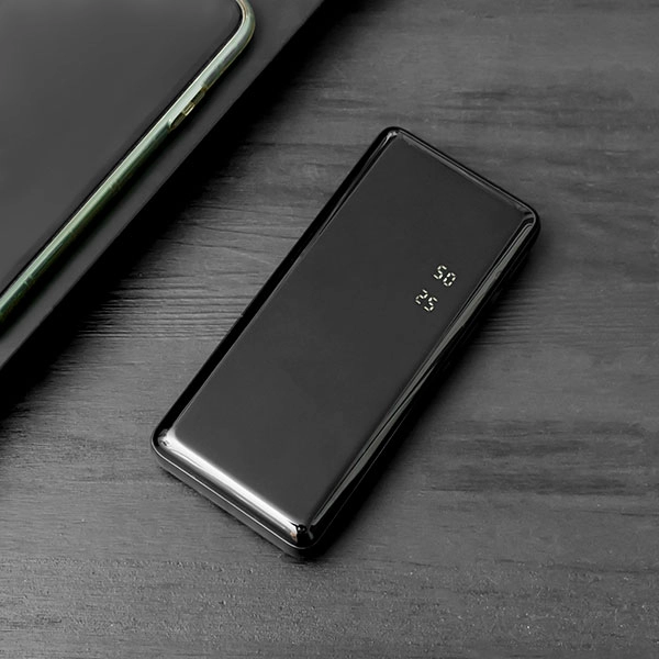 зовнішній акумулятор на 20000 mAh з ліхтариком