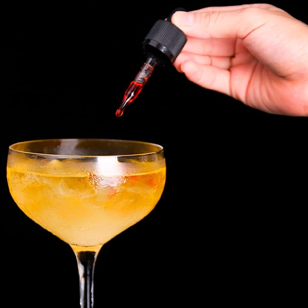 ємність для біттера у вигляді черепа