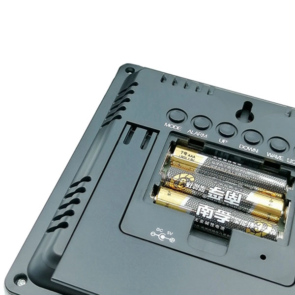 настільна метеостанція з електронним годинником