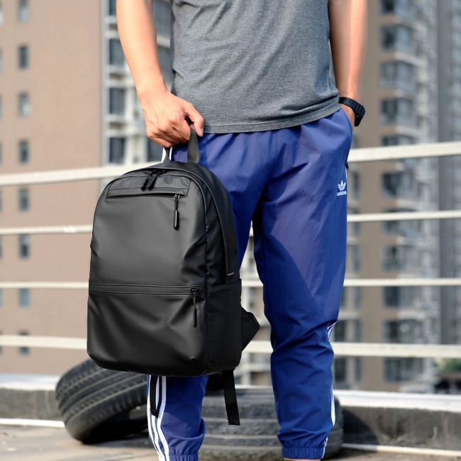 чоловічий рюкзак з лямками