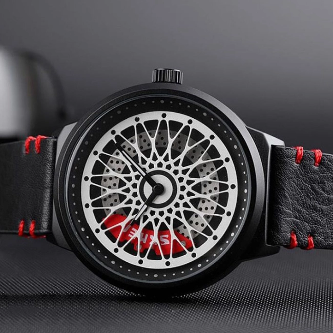 кварцовий наручний годинник з ремінцем