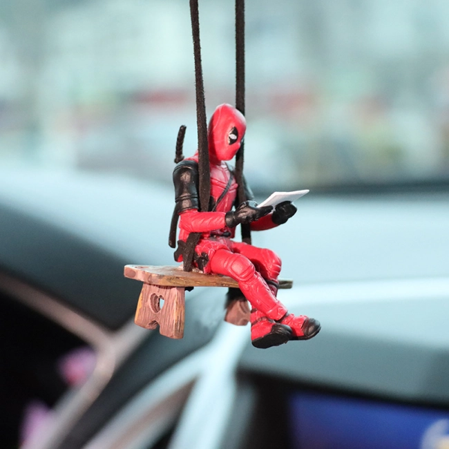 підвісна фігурка в авто дедпул