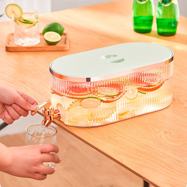 ємність для рідини з диспенсером