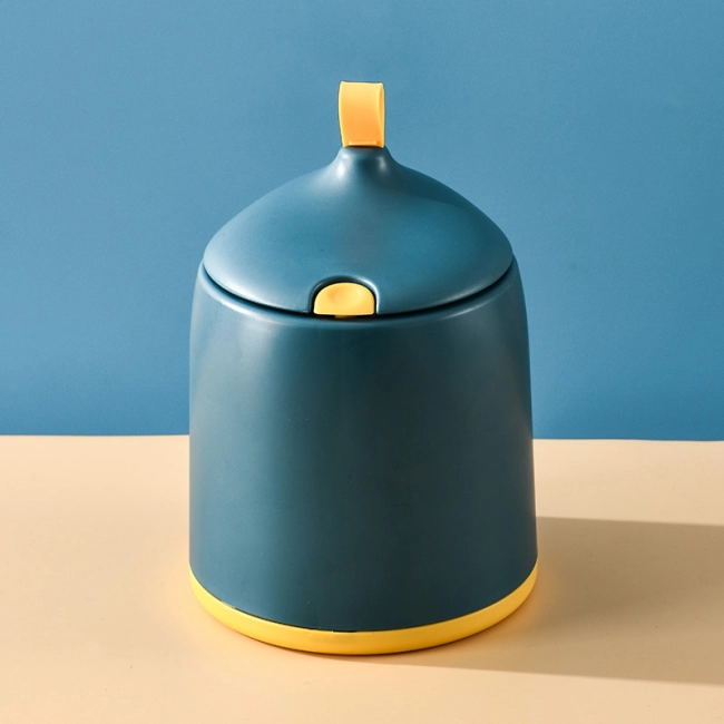 маленьке відро для сміття