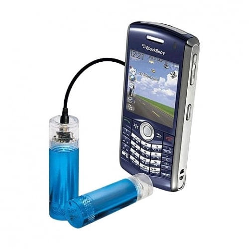 Заряджання телефону від батарейок