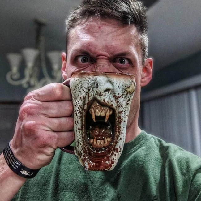 чашка у вигляді зомбі