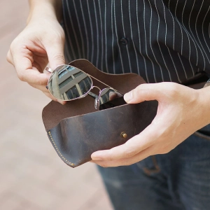 Чохол шкіряний для окулярів на ремінь чохол шкіряний для окулярів