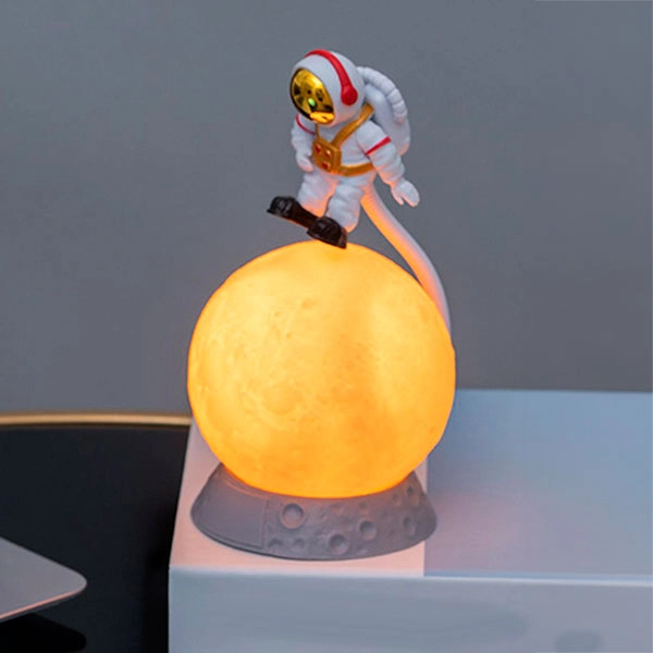 ночник Космонавт на луне
