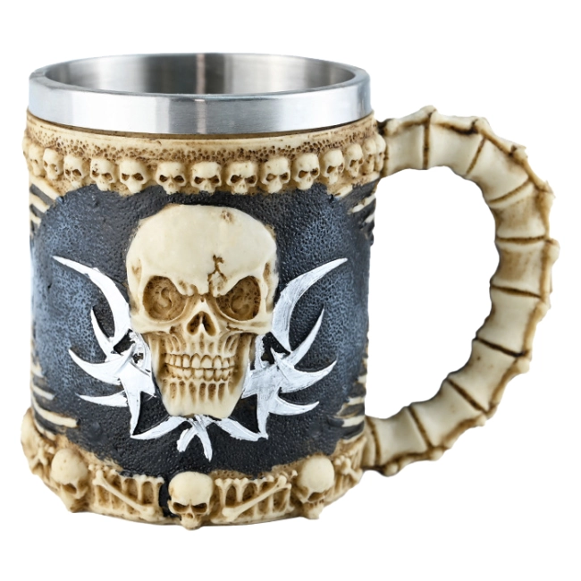 кружка с черепом и костями