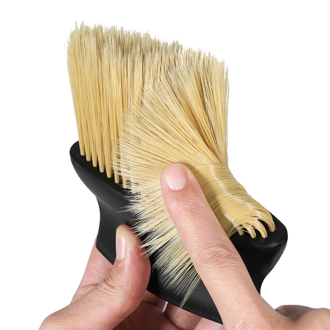 щетка для уборки салона автомобиля