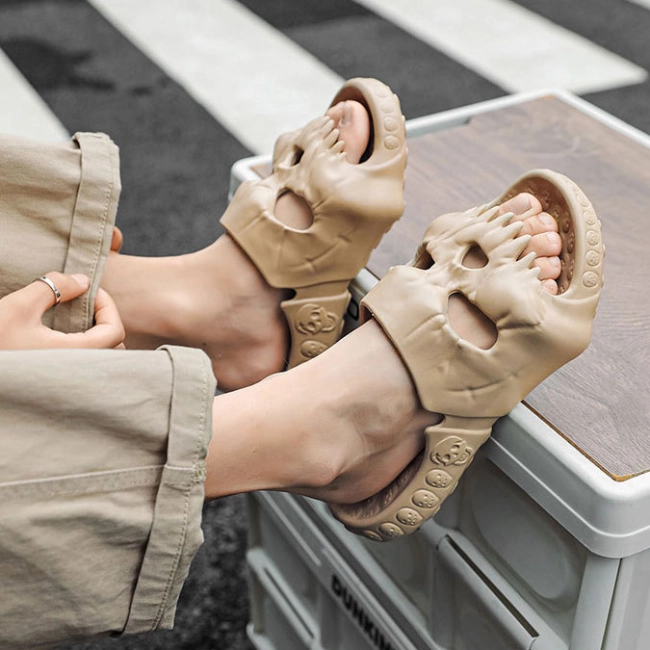 тапочки з черепами