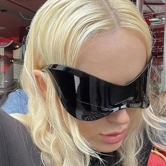 очки в футуристическом стиле