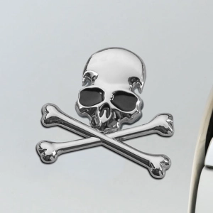 наклейка череп на авто