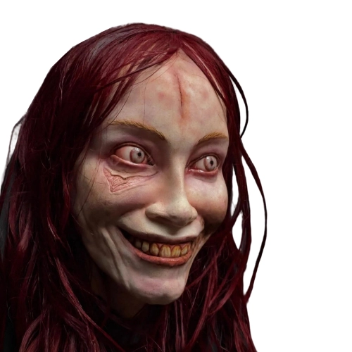 страшна маска дівчини