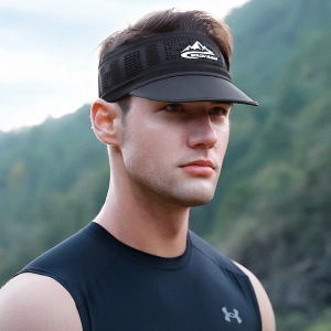 Теннисная кепка